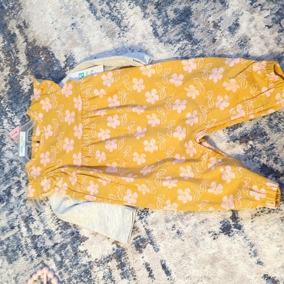 Romper and sweater set - Picture 2 of 3